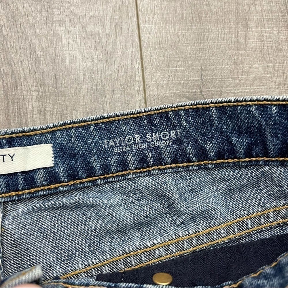 Fidelity Denim Taylor Short in Costello Vintage Distressed Size 27 - Picture 6 of 10